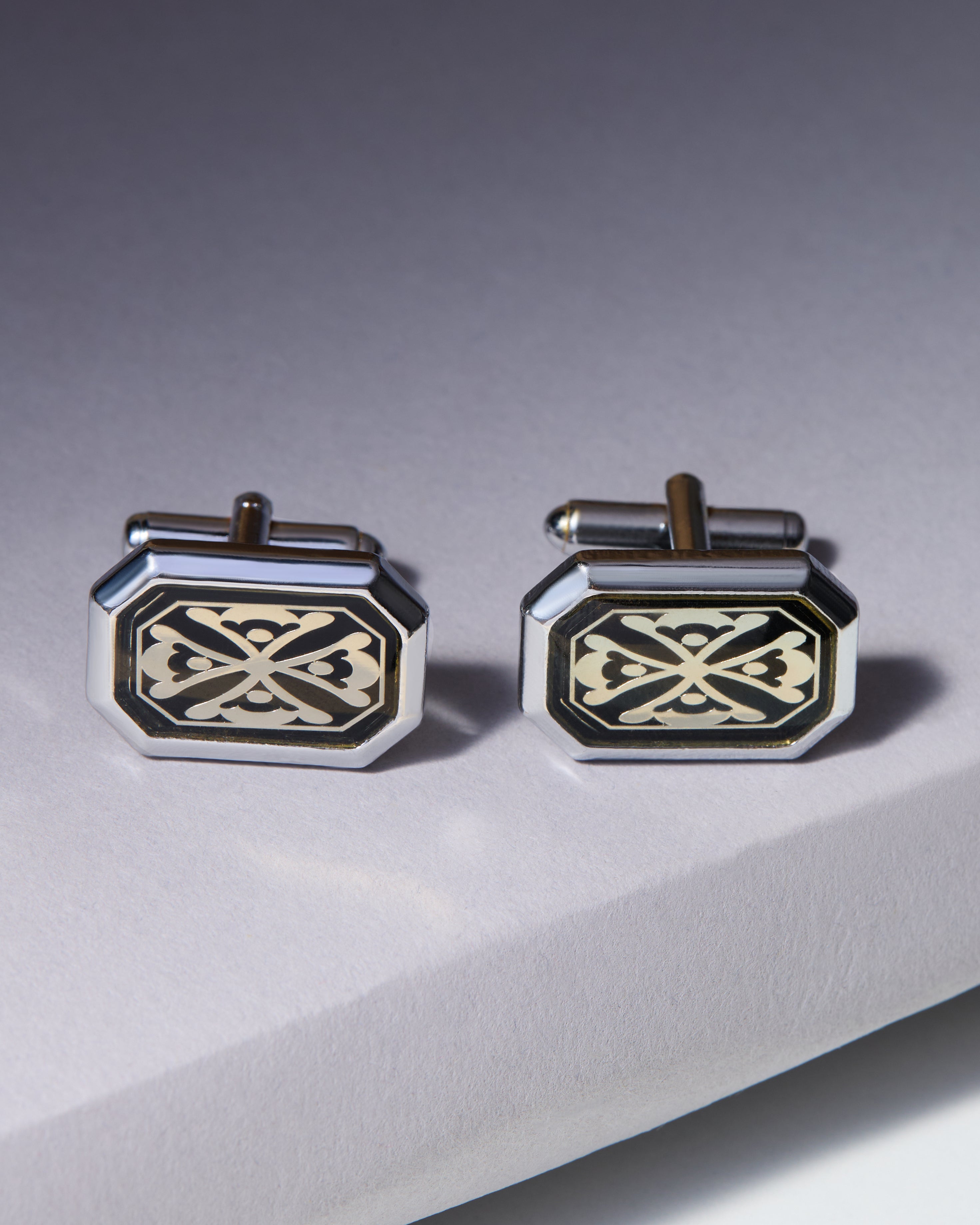 The Chevalier Executive Cufflinks — Black & Gold Heraldic Motif